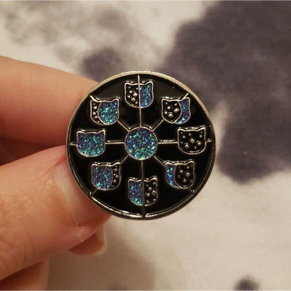 Cat Moon Phases enamel pin - Picture 3 of 4